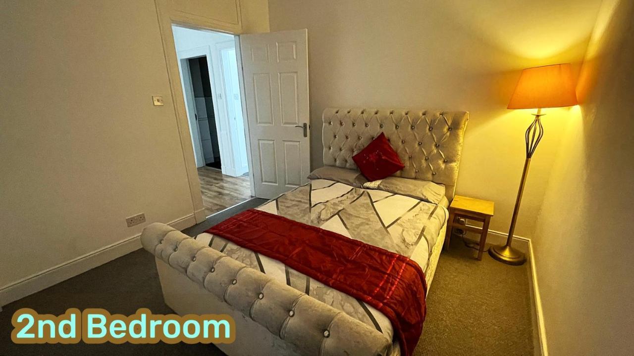 2 Bedrooms Entire Apartment Self Check In Kelty Εξωτερικό φωτογραφία