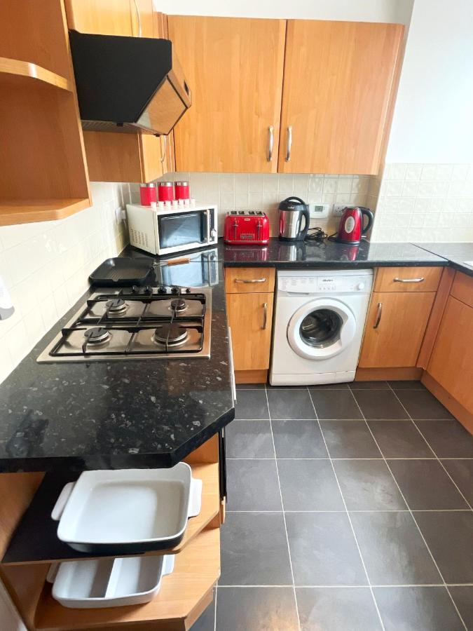 2 Bedrooms Entire Apartment Self Check In Kelty Εξωτερικό φωτογραφία