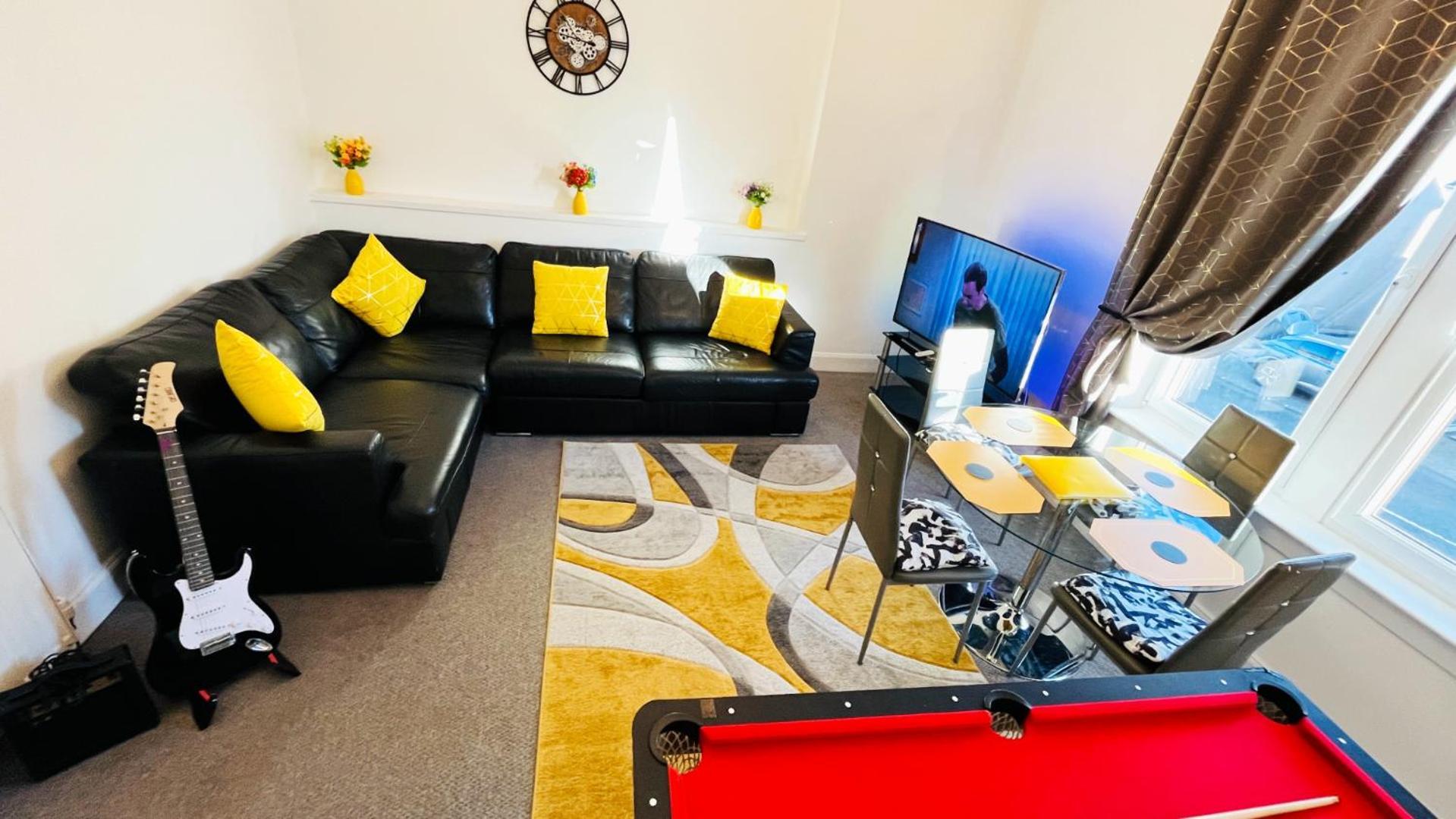 2 Bedrooms Entire Apartment Self Check In Kelty Εξωτερικό φωτογραφία