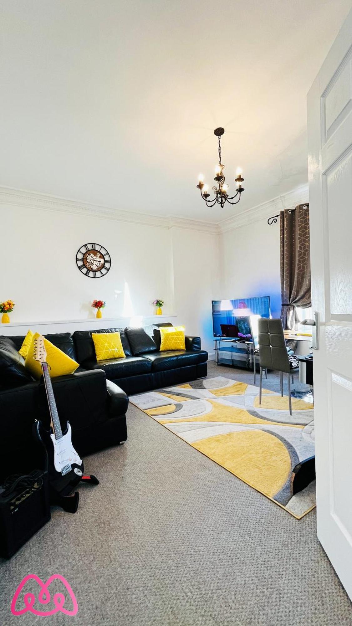 2 Bedrooms Entire Apartment Self Check In Kelty Εξωτερικό φωτογραφία