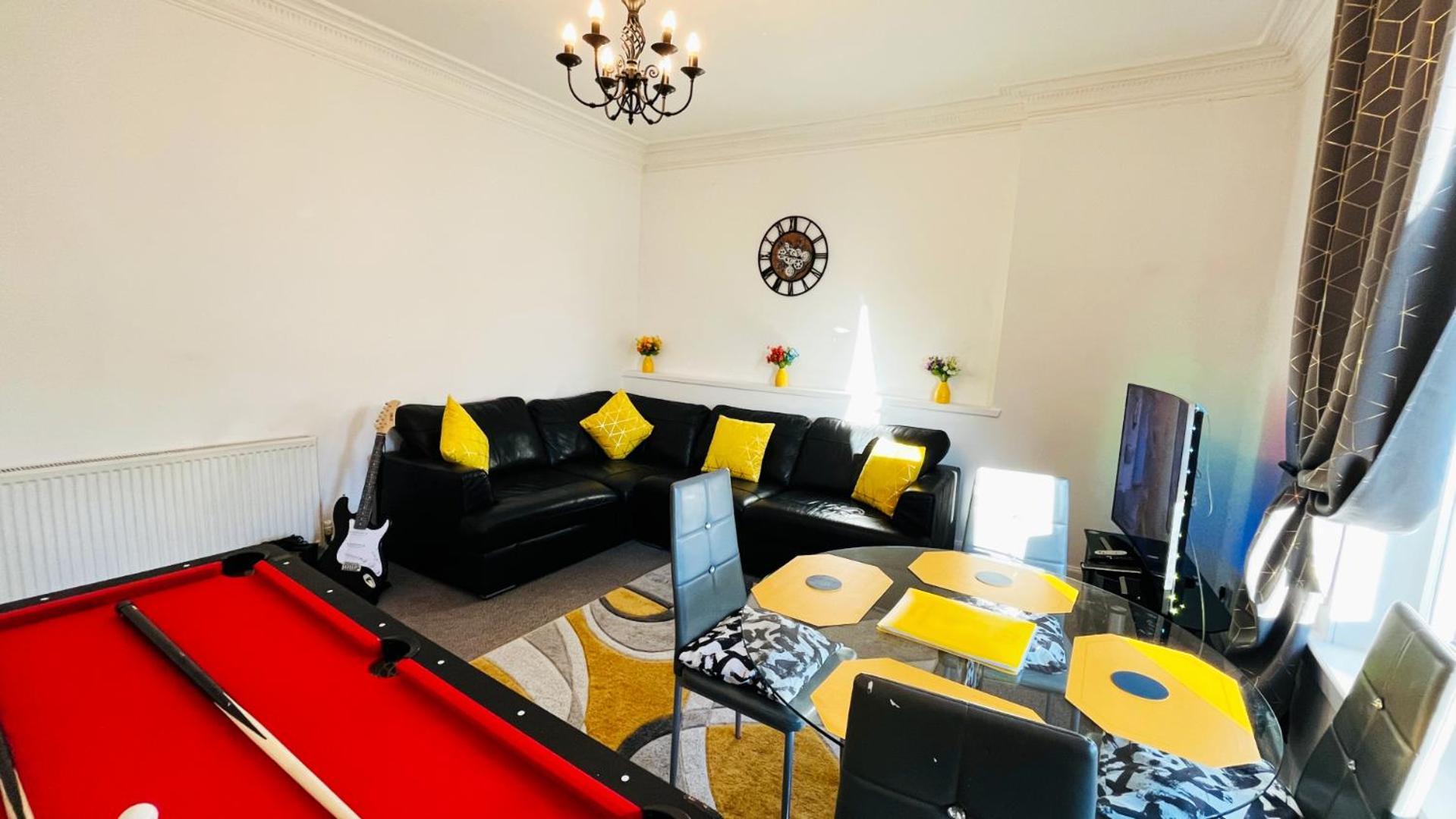 2 Bedrooms Entire Apartment Self Check In Kelty Εξωτερικό φωτογραφία